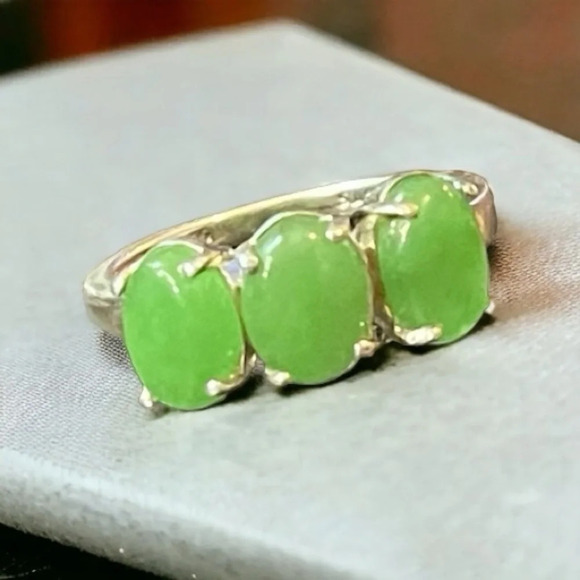 Designer Jade Sterling Silver Ring (5) - Picture 1 of 7